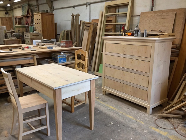 Строительные материалы для мебельной компании