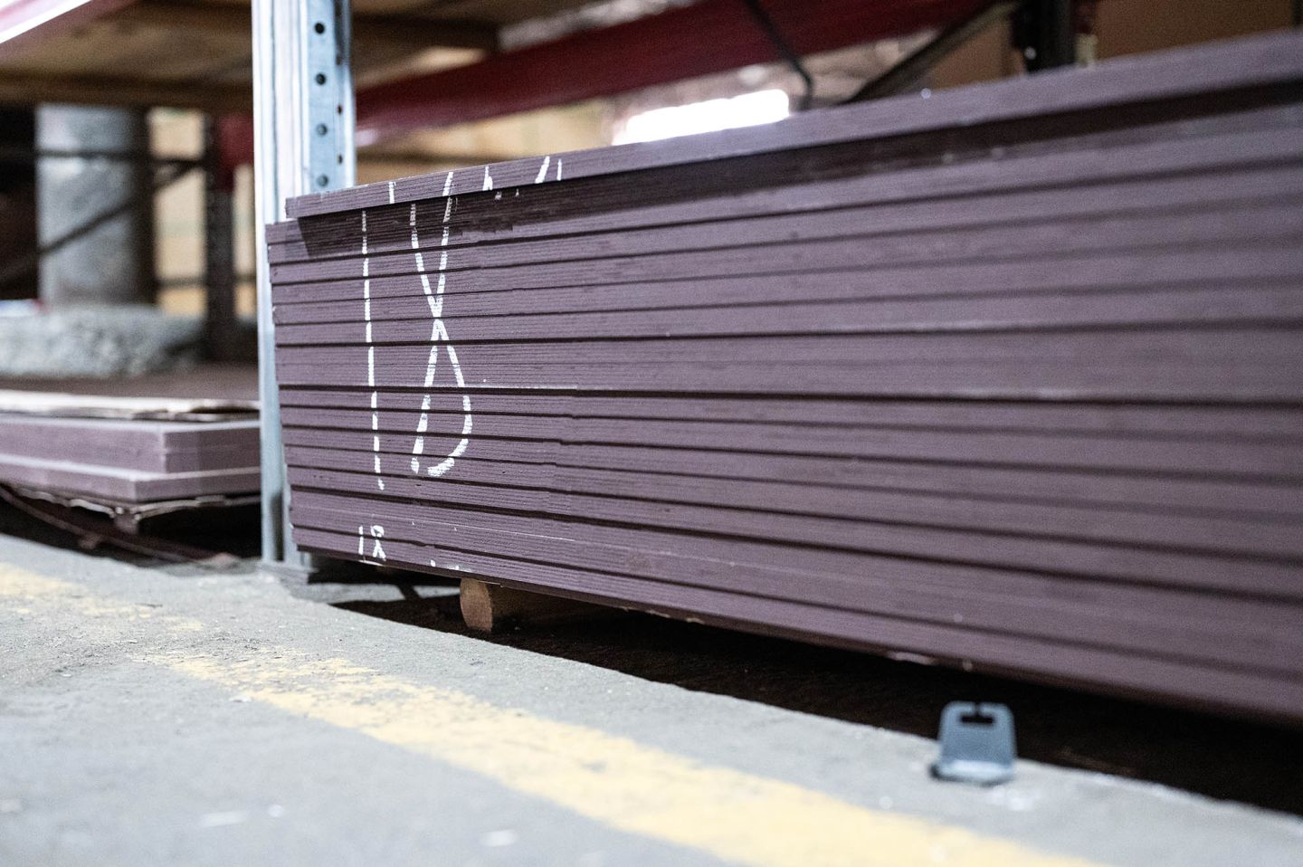 Фанера ФОФ сетчатая 18мм 3000х1500 мм сорт 1/2 березовая